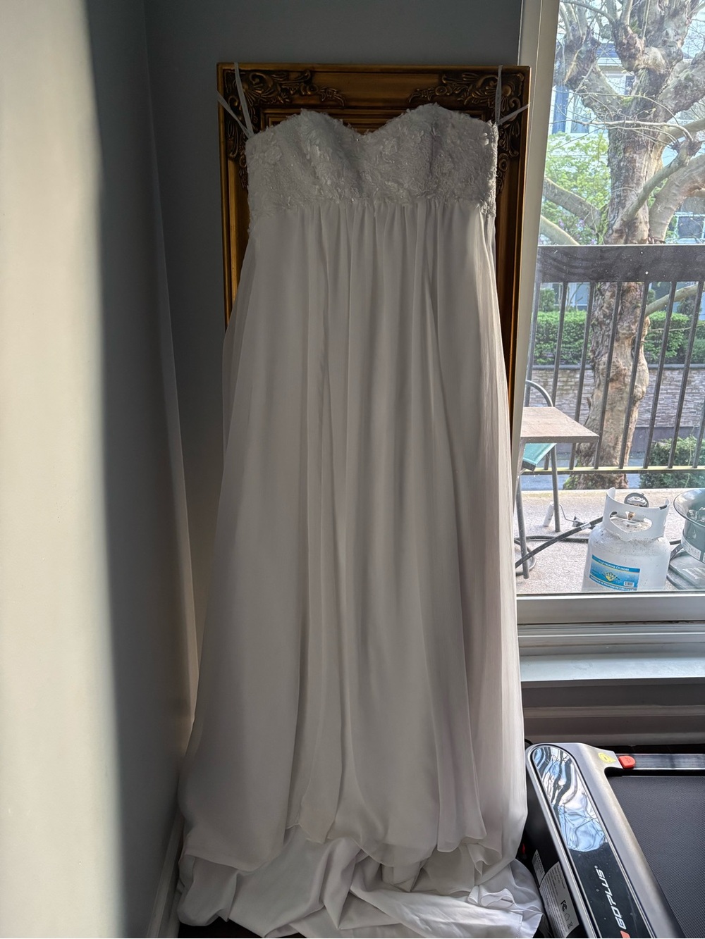 Strapless White Chiffon Bridal Dress with Lace Bodice